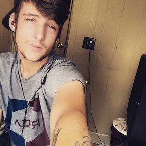 Meet your Posher, Jason